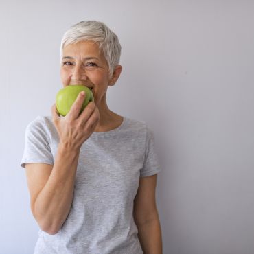 ¡5 hábitos alimenticios que benefician tu sonrisa!